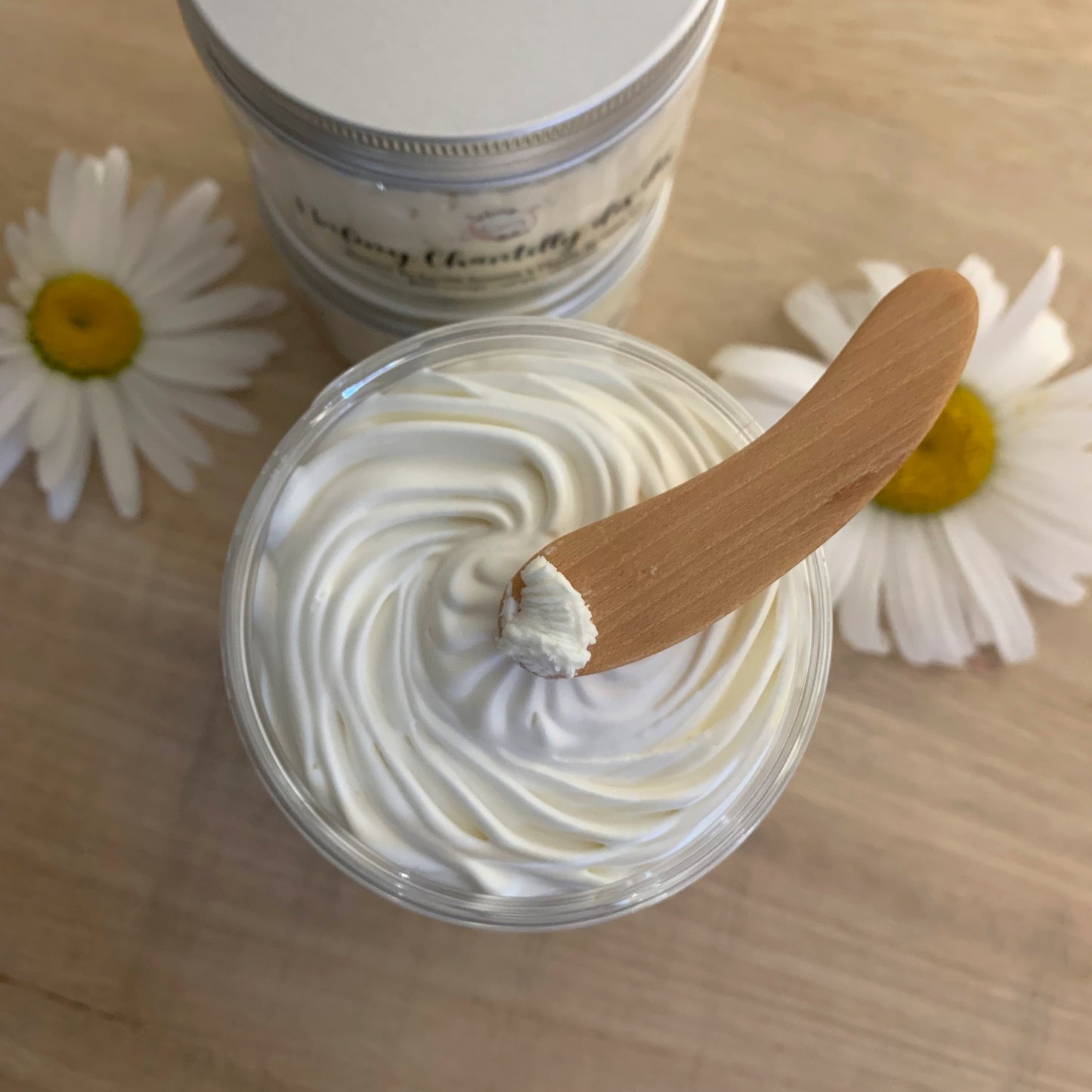 L'Infiny Chantilly PRODUIT NON ENVOYÉ CAR RISQUE DE FONTE UNIQUEMENT DISPONIBLE EN RETRAIT SAVONNERIE